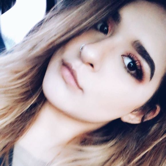 Meet your Posher, Bianca - Picture 1 of 1